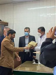 بازدید مدیر مرکز از آزمایشگاه به مناسبت روز آزمایشگاه